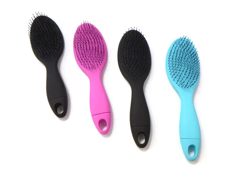 人間の静電気防止ヘアブラシ