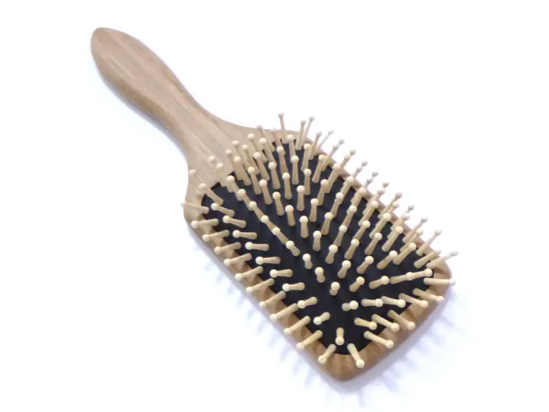 竹のもつれをほぐすヘアブラシ