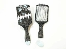 ヘアブラシセットの素材はユーザーエクスペリエンスに影響しますか?
